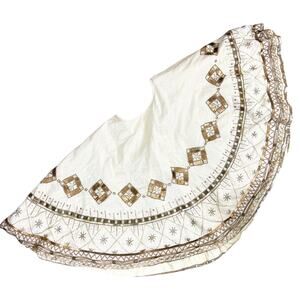 Kim Seybert Cream & Gold Beaded Christmas Tree Skirt Sequin Accent EUC